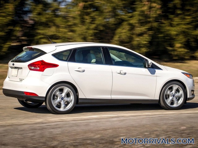 2016 Ford Focus Hatchback Side Rear View