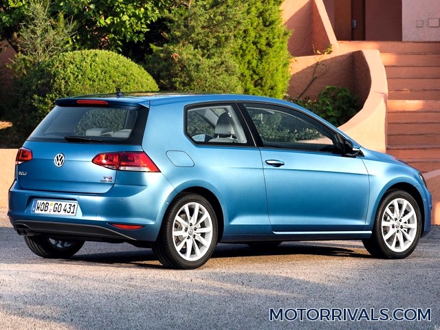 2016 Volkswagen Golf Side Rear View