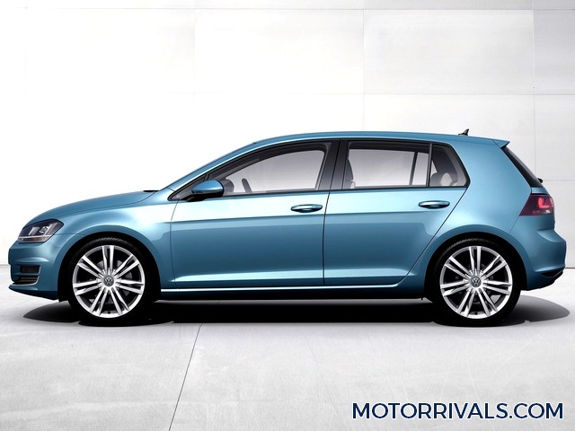 2016 Volkswagen Golf 4 Door Side View