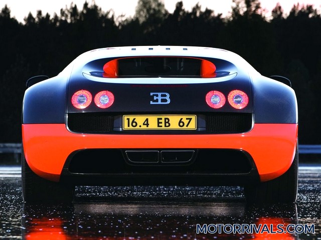 2016 Bugatti Veyron Super Sport Rear View