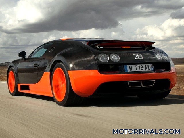 2016 Bugatti Veyron Super Sport Rear Side View