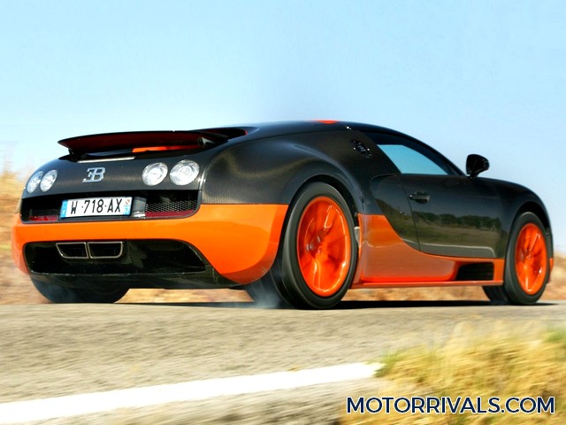 2016 Bugatti Veyron Super Sport Side Rear View